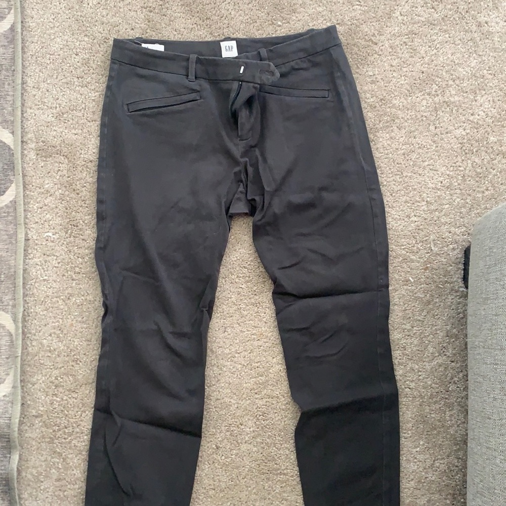 GAP curvy skinny ankle pants. Very gently worn, in great shape. Wardrobe staple!